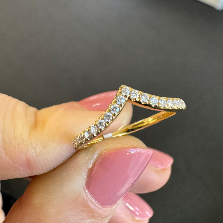 18ct Yellow Gold Pointed Diamond Ring
