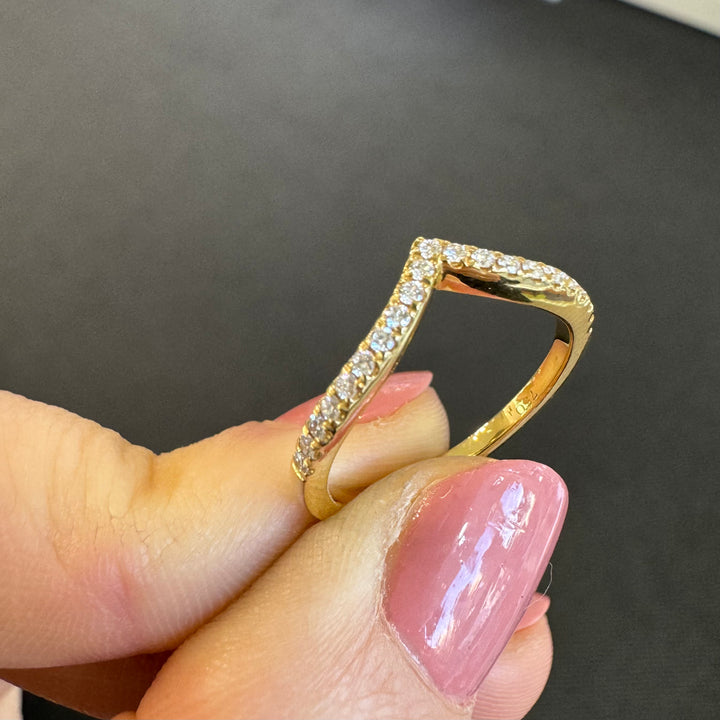 18ct Yellow Gold Pointed Diamond Ring