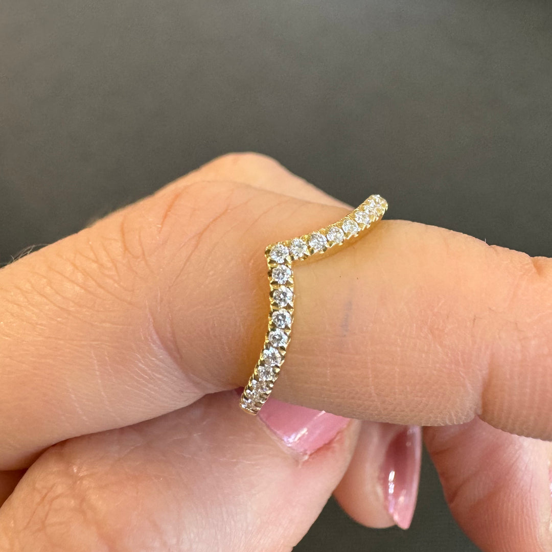 18ct Yellow Gold Pointed Diamond Ring – B & S Lyncris Jewellers