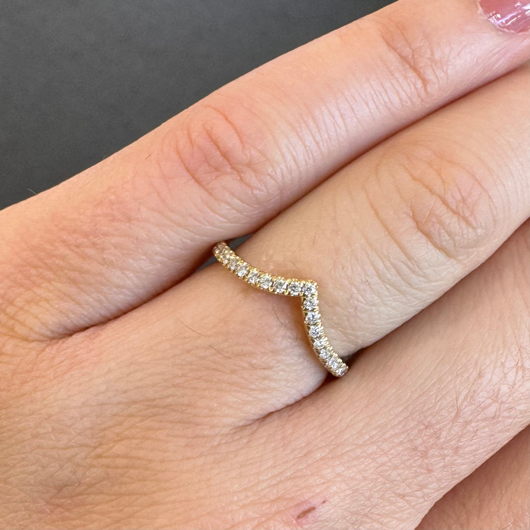 18ct Yellow Gold Pointed Diamond Ring