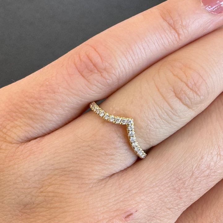 18ct Yellow Gold Pointed Diamond Ring