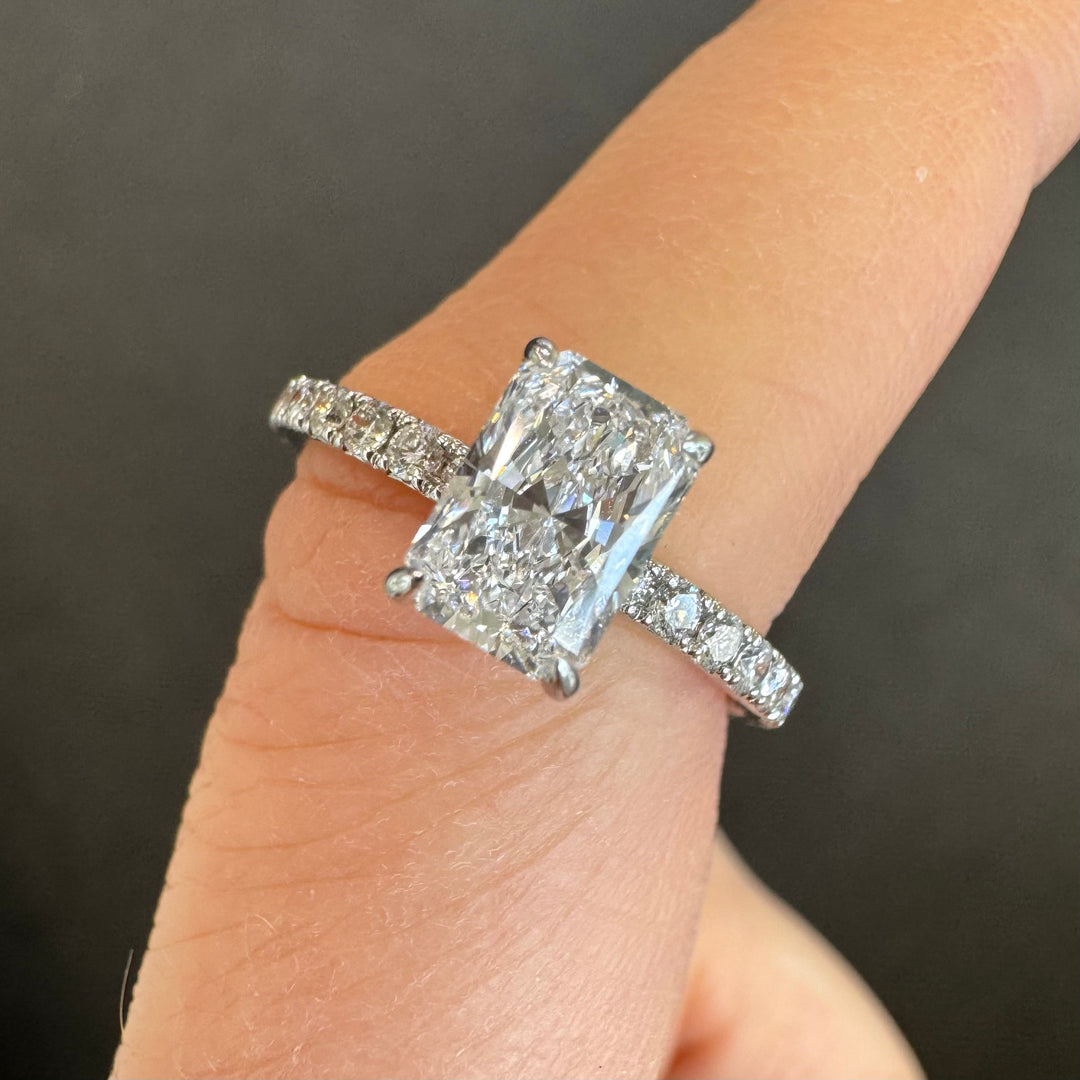 18ct White Gold Diamond Ring