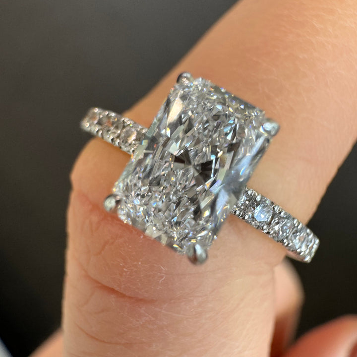 18ct White Gold Diamond Ring