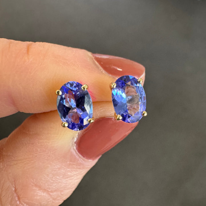 10K Yellow Gold Oval Tanzanite Stud Earrings