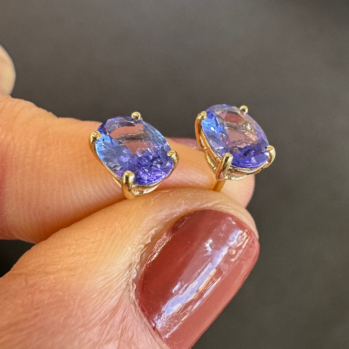 10K Yellow Gold Oval Tanzanite Stud Earrings