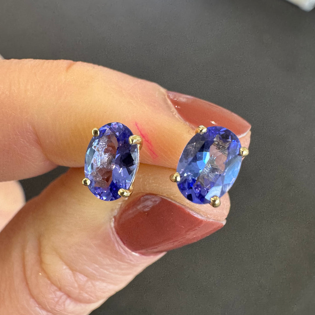 10K Yellow Gold Oval Tanzanite Stud Earrings