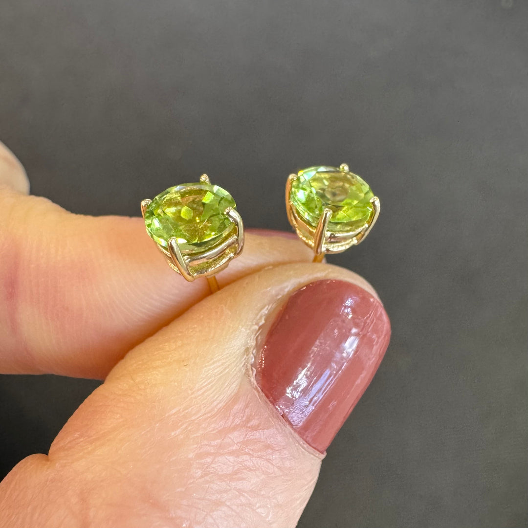 10K Yellow Gold Peridot Stud Earrings