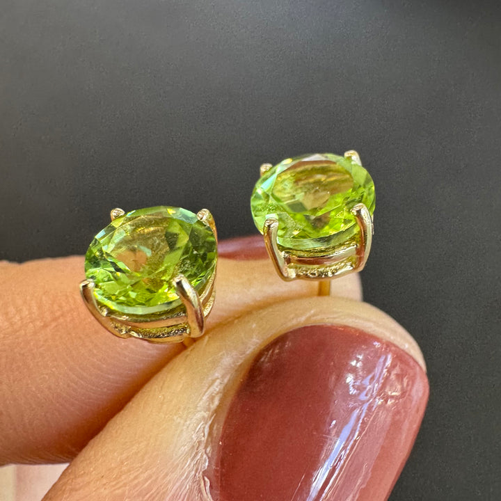 10K Yellow Gold Peridot Stud Earrings