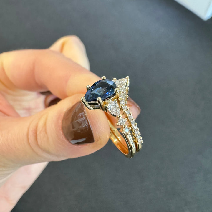 18ct Yellow Gold Ceylon Sapphire & Diamond Ring Set