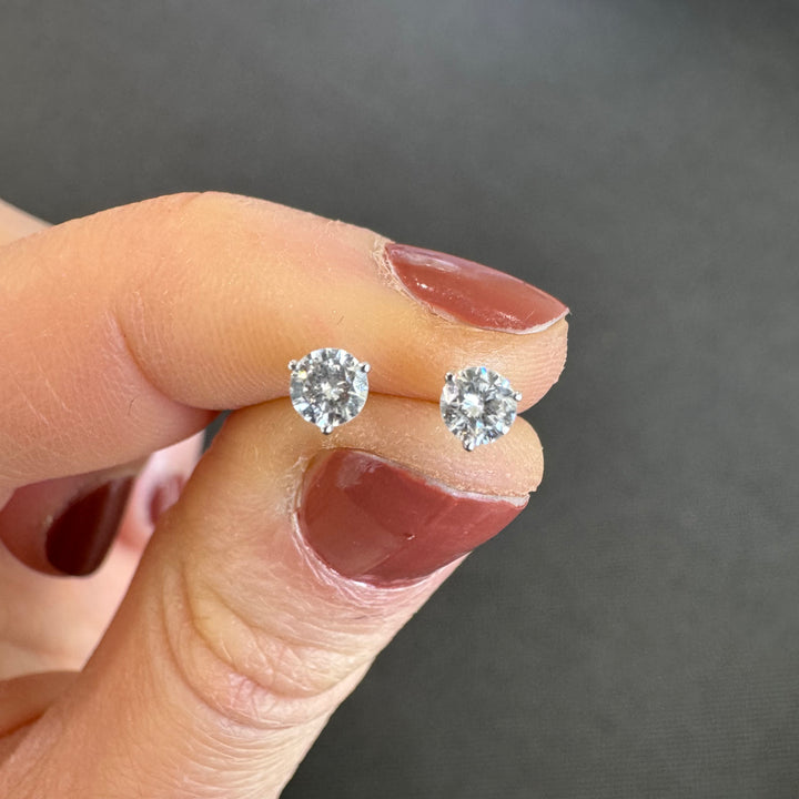 Platinum 3-Claw Diamond Stud Earrings