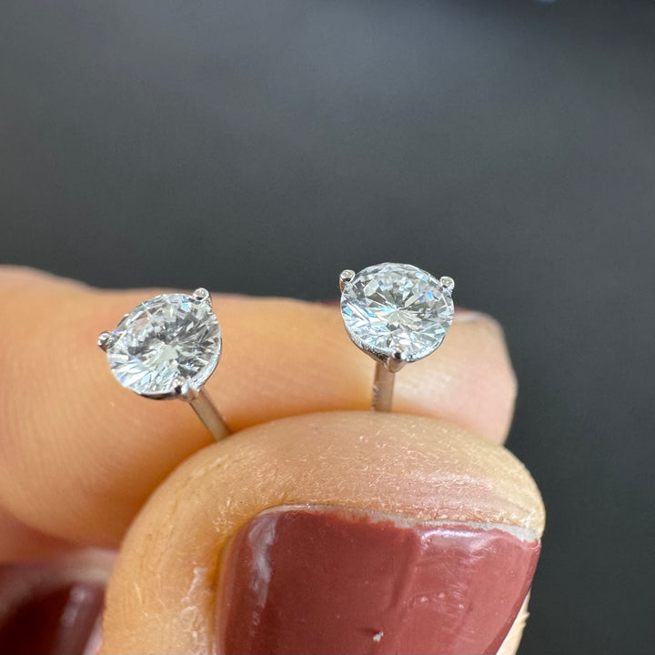 Platinum 3-Claw Diamond Stud Earrings