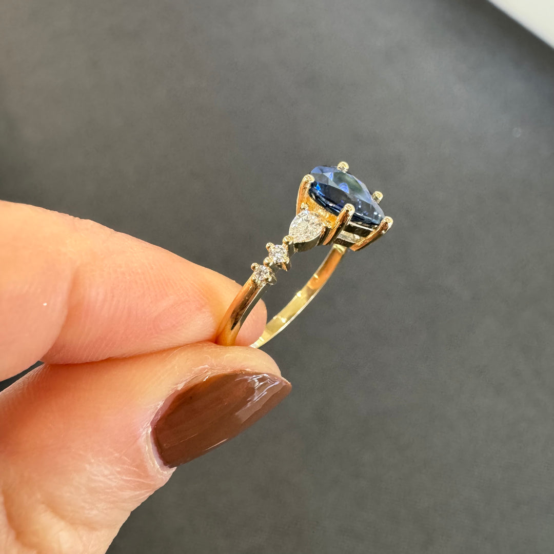 18ct Yellow Gold Ceylon Sapphire & Diamond Ring Set