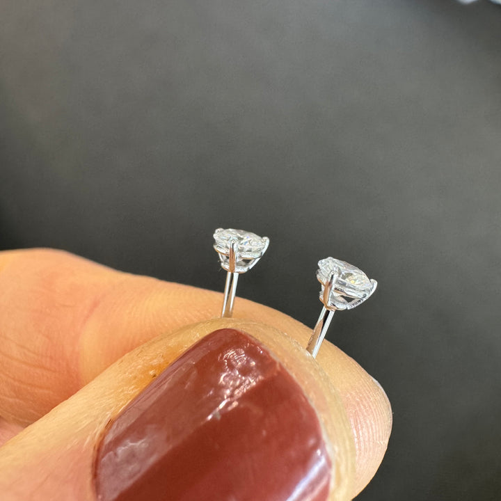 Platinum 3-Claw Diamond Stud Earrings