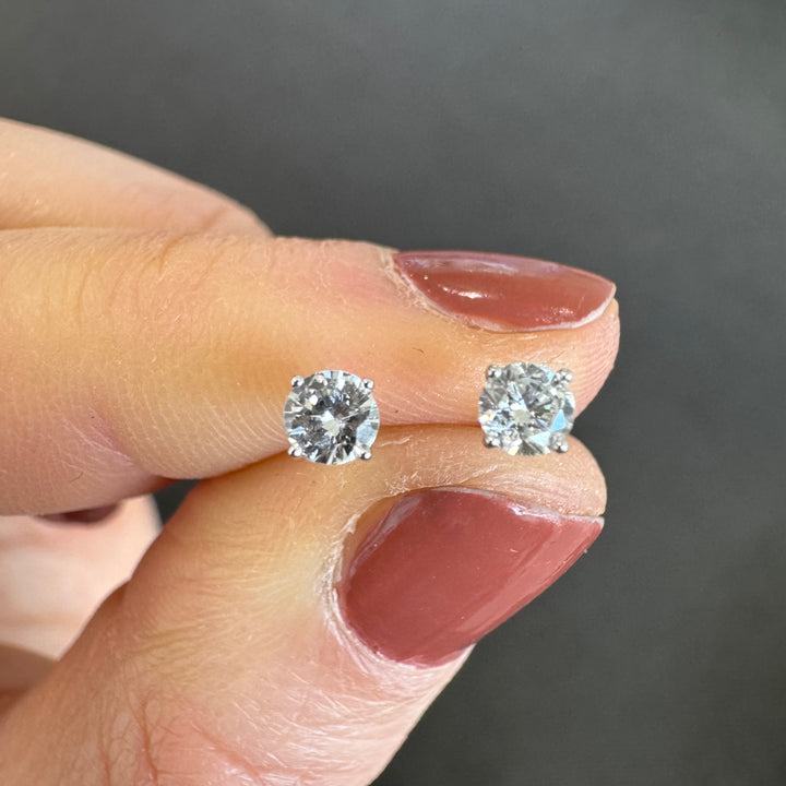 Platinum 4-claw Diamond Stud Earrings