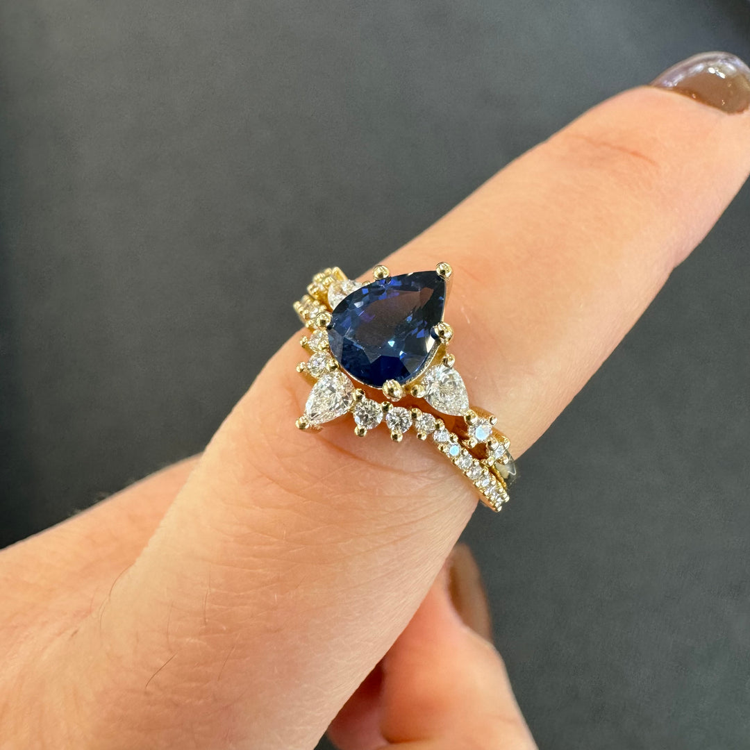 18ct Yellow Gold Ceylon Sapphire & Diamond Ring Set