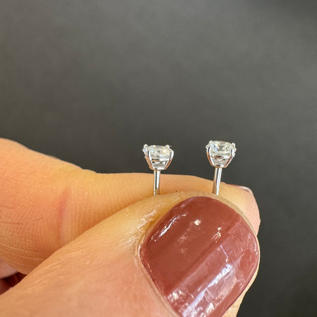 Platinum 4-claw Diamond Stud Earrings