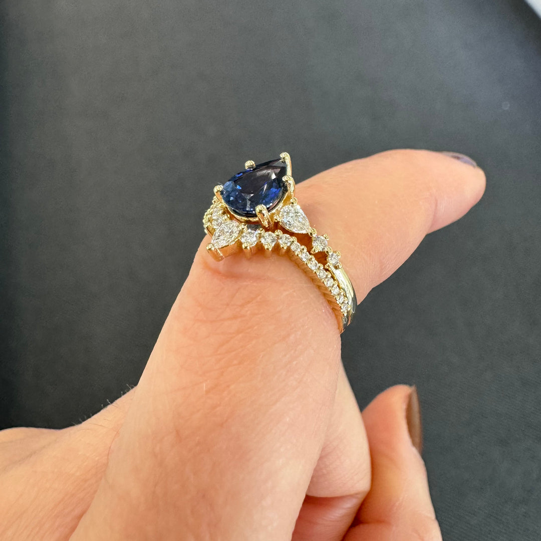 18ct Yellow Gold Ceylon Sapphire & Diamond Ring Set