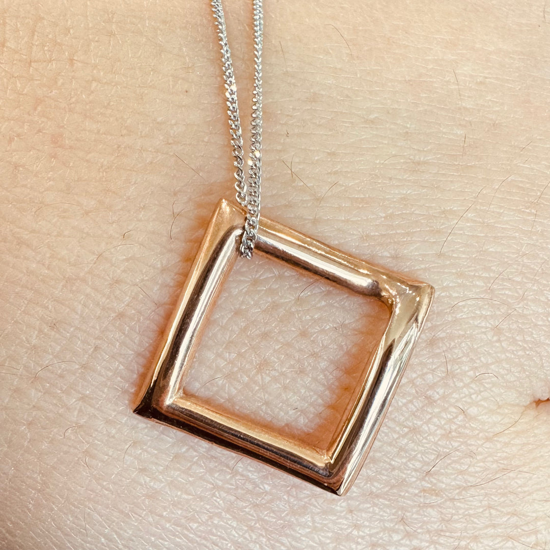 9K White Gold Chain With Rose Gold Diamond-Shaped Pendant