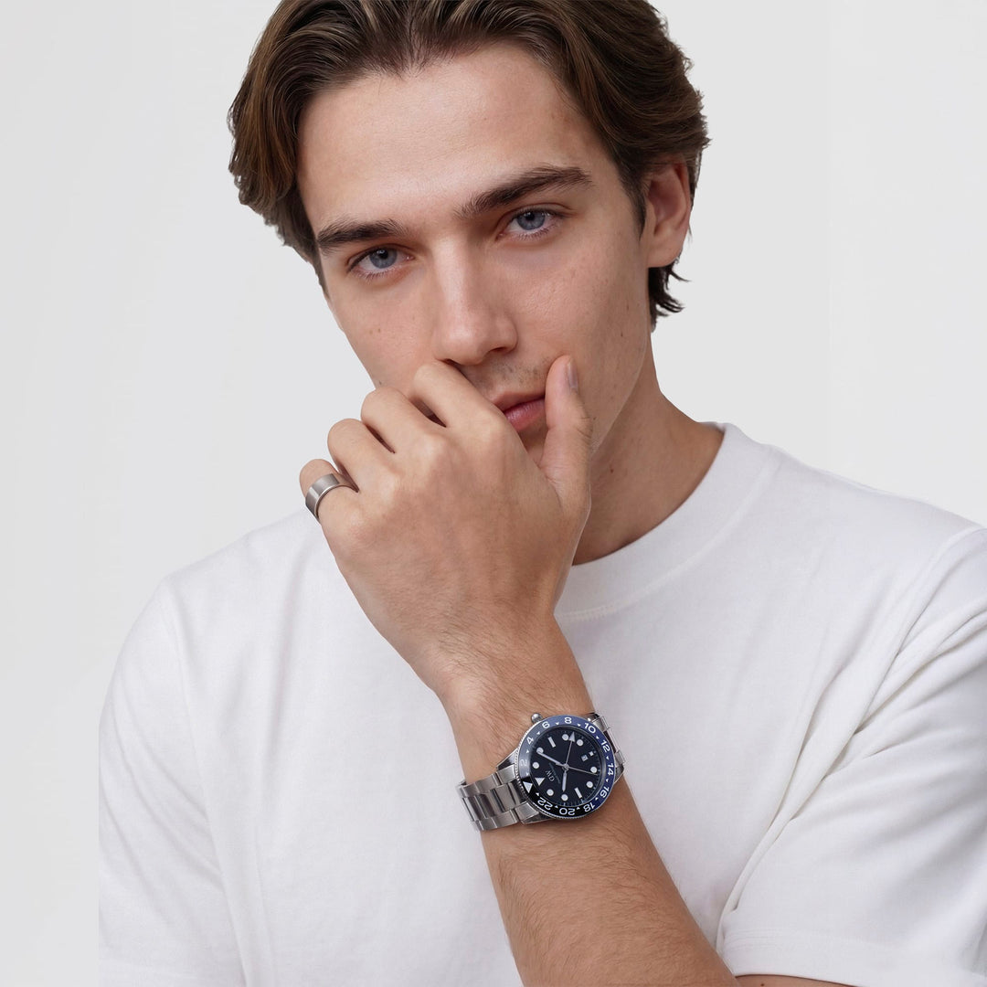 Daniel Wellington Iconic GMT Link Black Blue Ceramic Bezel Silver