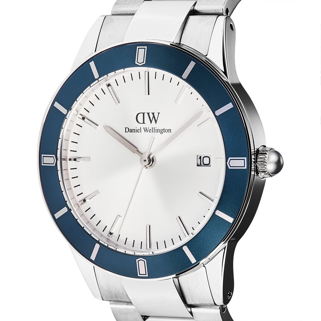 Daniel Wellington Iconic Paradigma Link Blue Bezel Watch