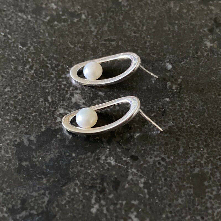 Sterling Silver Concave Freshwater Pearl Stud Earrings LJ10024
