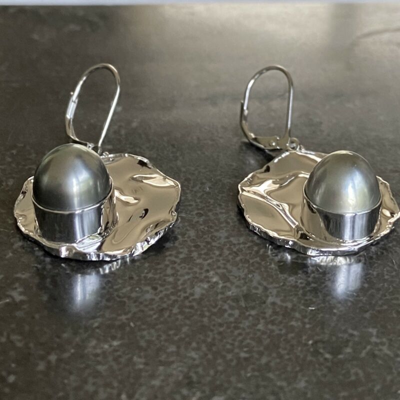 Silver Freshwater Grey Pearl Drop Earrings LJ5528