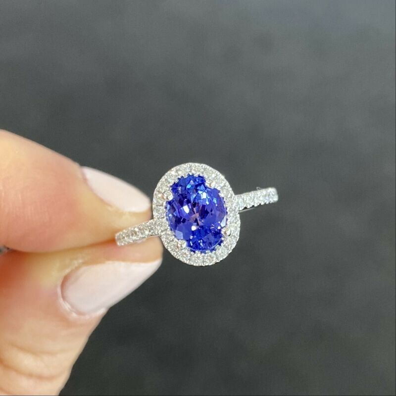 18ct White Gold Halo Tanzanite & Diamond Ring - B & S Lyncris Jewellers